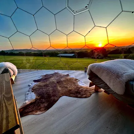 Deerstone Glamping-pinhaw Beacon Dome Hot Tub Campismo de Luxo *