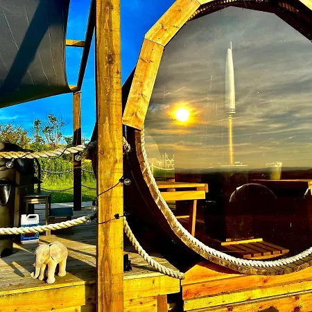 Deerstone Glamping-pinhaw Beacon Dome Hot Tub 豪华帐篷 *