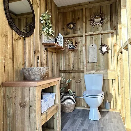 Deerstone Glamping-pinhaw Beacon Dome Hot Tub * Earby