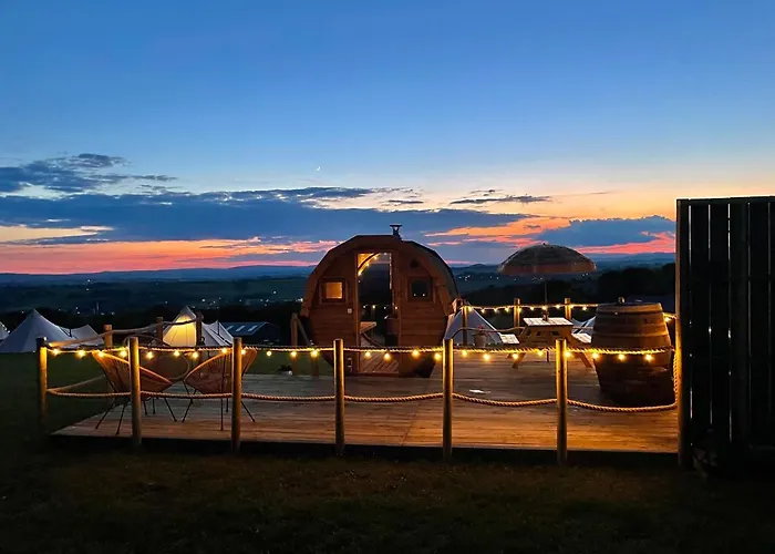 Deerstone Glamping-pinhaw Beacon Dome Hot Tub 豪华帐篷 *