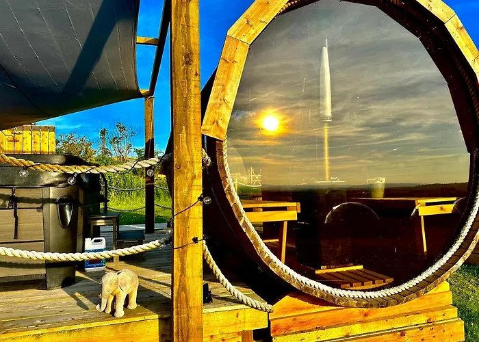 Deerstone Glamping-pinhaw Beacon Dome Hot Tub 豪华帐篷 *