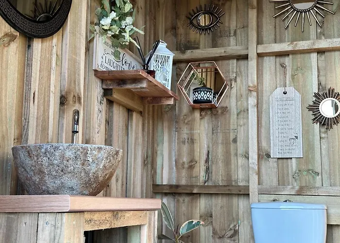 Deerstone Glamping-pinhaw Beacon Dome Hot Tub 豪华帐篷 Earby